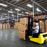 Curățenie hale industriale: Soluții eficiente pentru un mediu de lucru sigur și curat