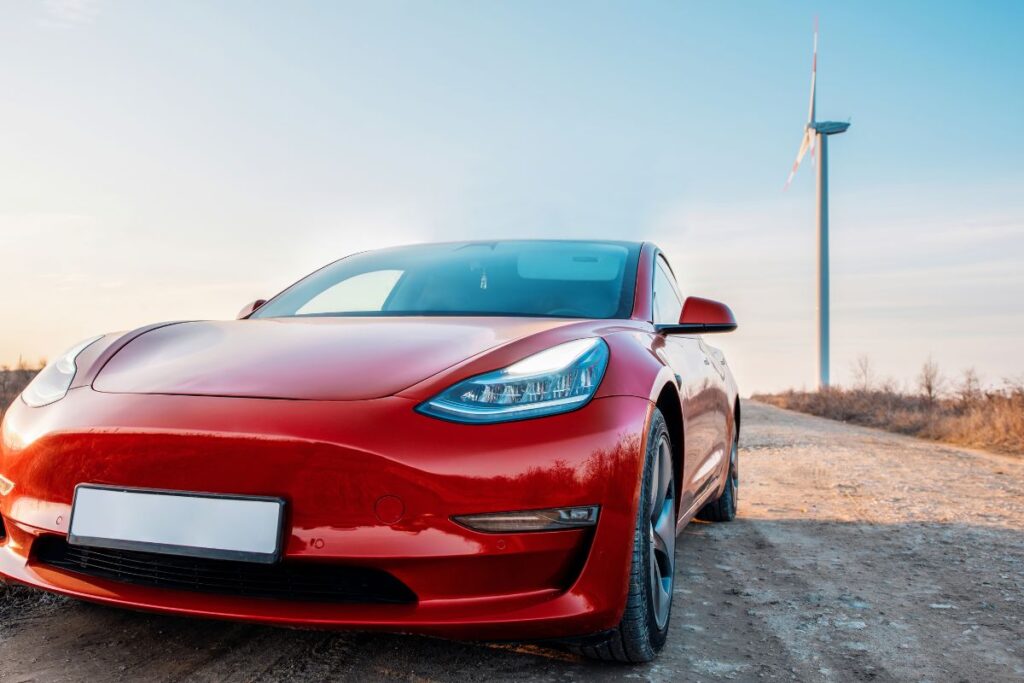Dezmembrările auto și viitorul mobilității electrice: Tesla ca studiu de caz